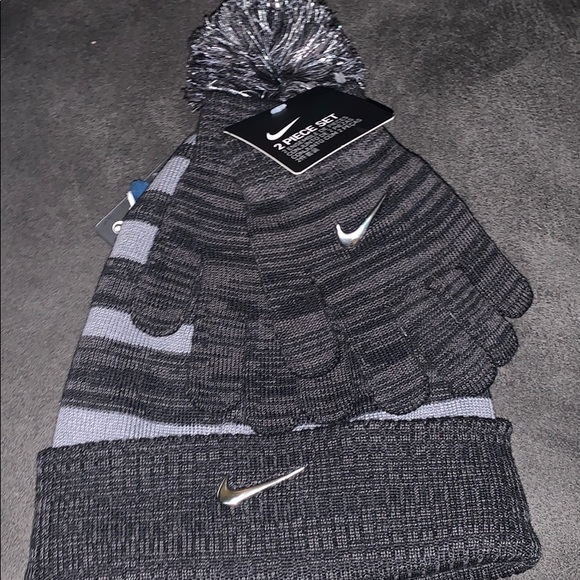 nike winter hats and gloves